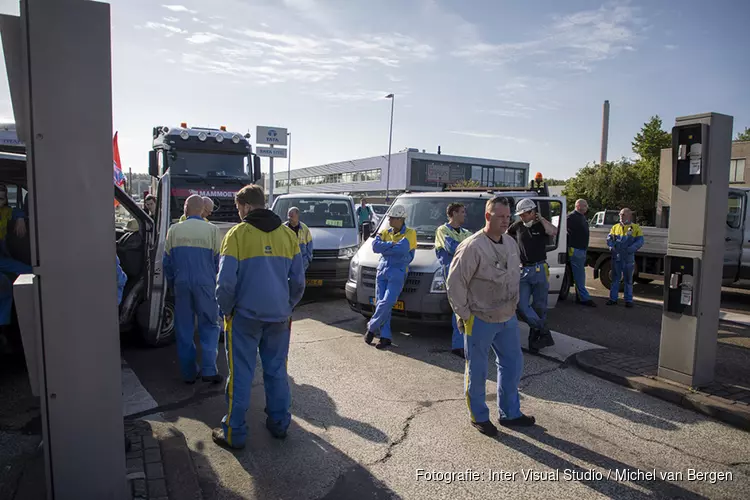 Opnieuw actie bij Tata Steel: boos personeel blokkeert toegangspoort