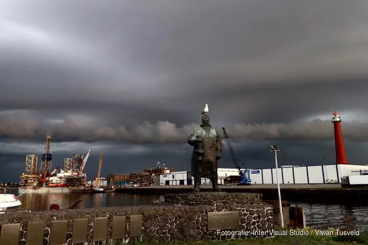 Mooie shelf cloud wolken boven Amstelveen en IJmuiden