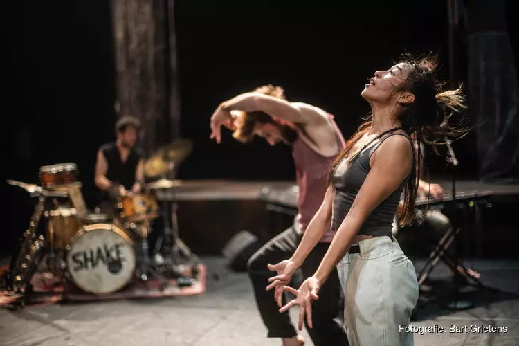 Santpoortse choreograaf JOSEPHINE VAN RHEENEN heeft landelijk succes met het energieke dansconcert Shake Shake Shake