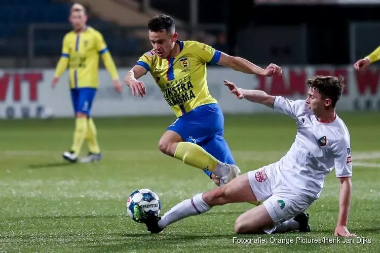 Telstar maakt het koploper lastig, maar Cambuur pakt vijfde zege op rij