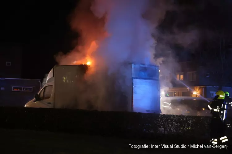 Vrachtwagen in brand in Velserbroek