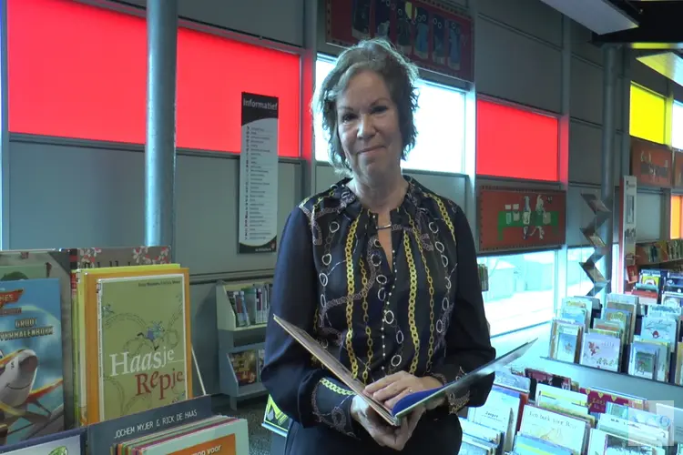 Bibliotheek Velsen zoekt voorleesvrijwilligers voor kinderen die extra steun kunnen gebruiken