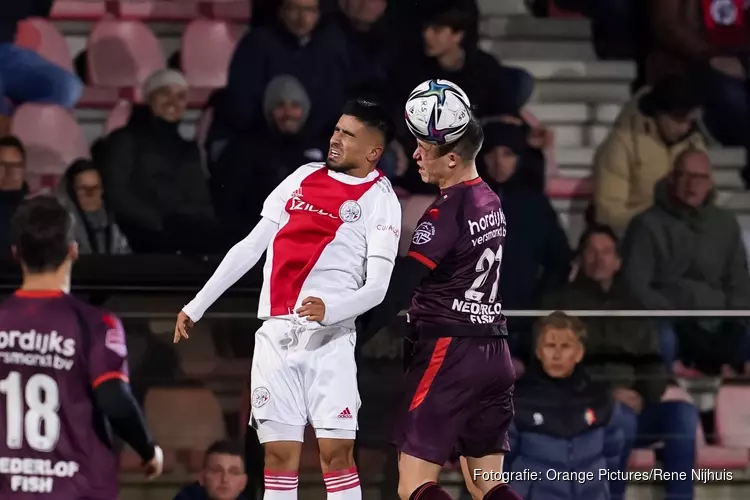 Jong Ajax maatje te groot voor Telstar