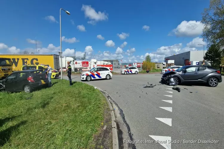 Botsing in Velsen-Noord, bestuurder meegenomen door politie