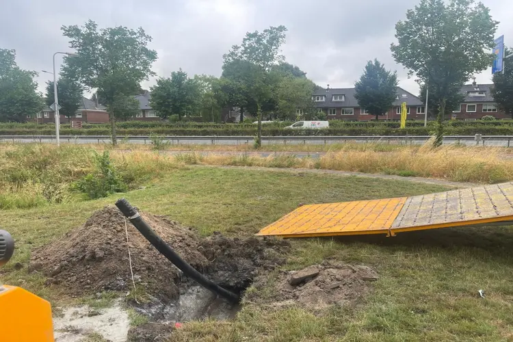 Boringen onder spoor en rijkswegen in Velsen geslaagd