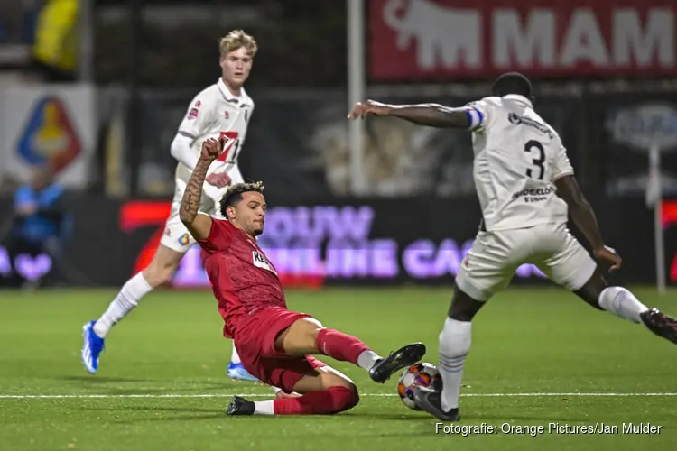 Telstar verliest van tien man van FC Dordrecht