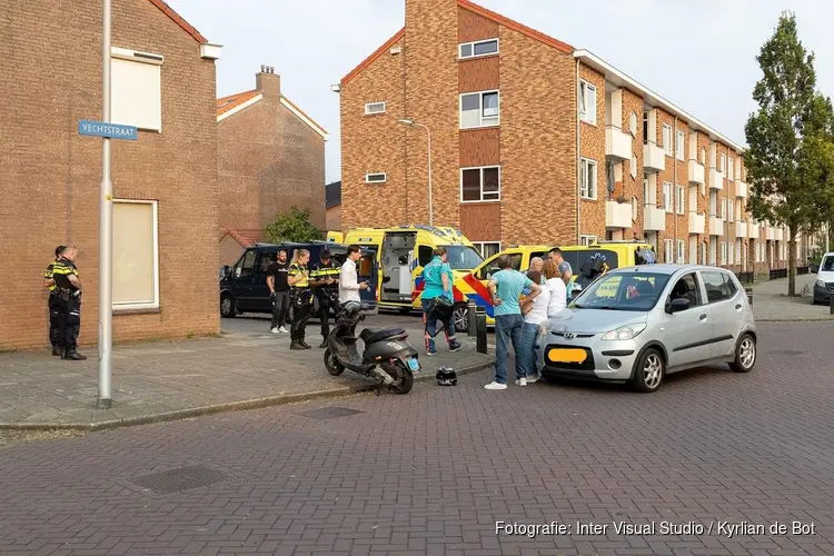 Gewonde bij botsing met scooter in IJmuiden