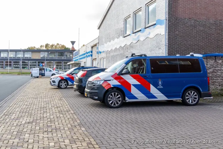 Grootscheepse controle door Koninklijke Marechaussee in IJmuiden