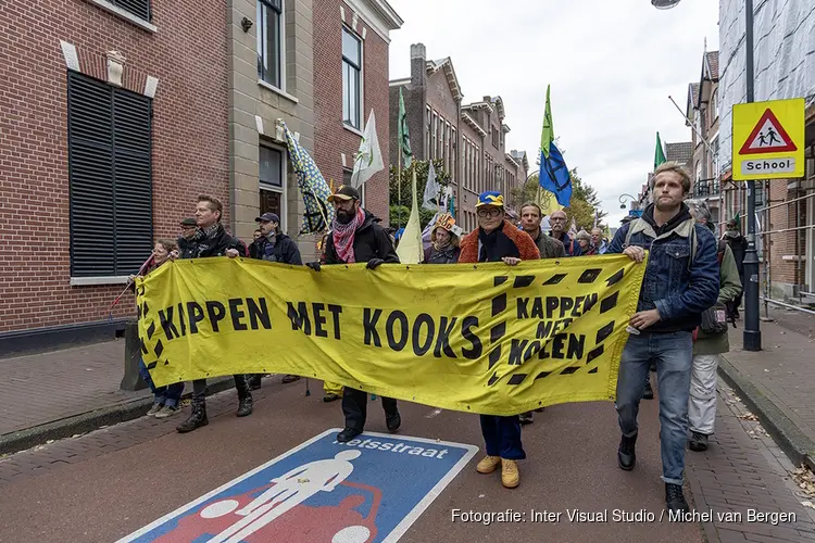 Extinction Rebellion voert actie en eist sluiting Tata Steel