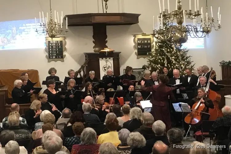 Klassieke kerstmuziek met samenzang in de oud-katholieke kerk IJmuiden