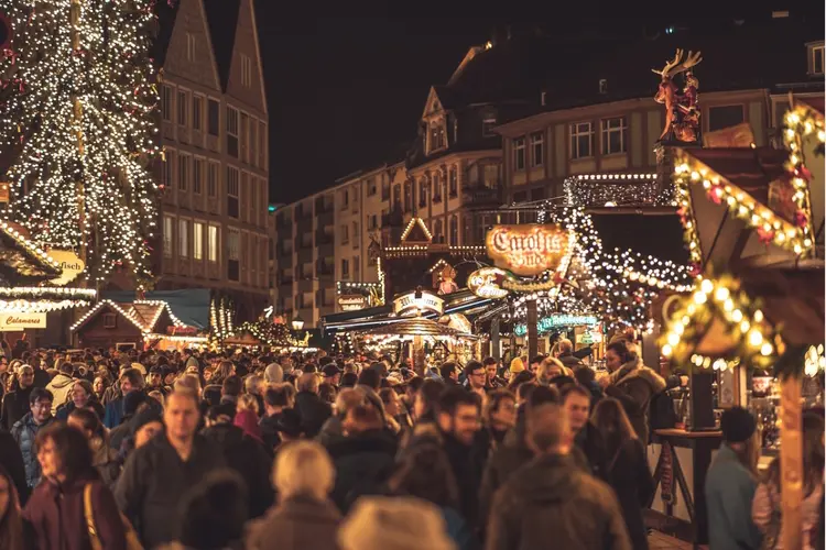 Kerstmarkt in Velsen-Noord trekt veel bezoekers