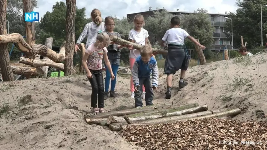 Nieuwe natuurspeeltuin voor IJmuiden: "Buiten spelen zoals vroeger, maar dan met een hek eromheen"