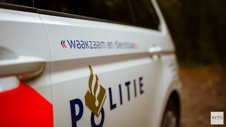 Politieauto met spoed crasht onderweg naar melding inbraak IJmuiden