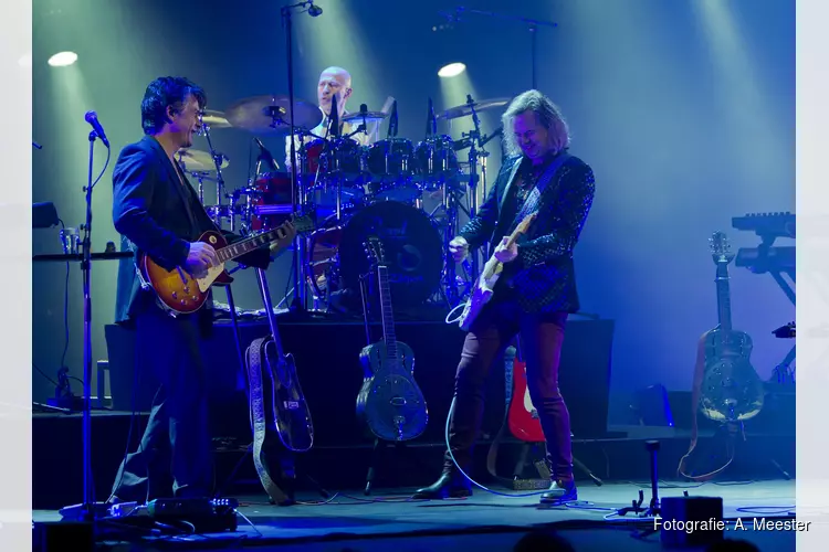 Dire Straits-Tribute wegens succes terug in Theaters