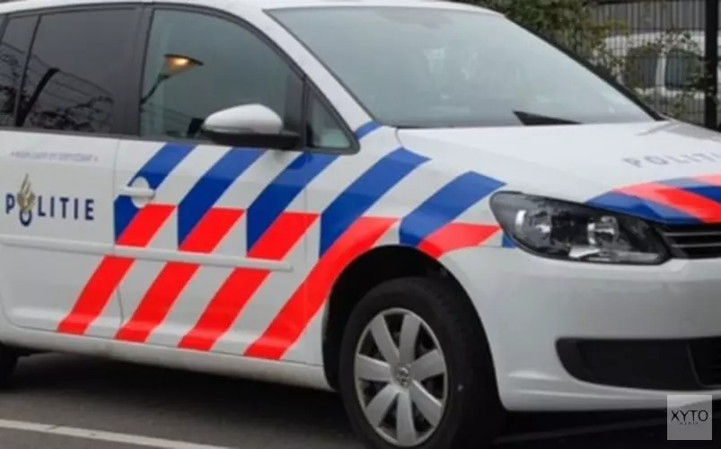 Auto crasht op pleintje voor jongerencentrum in Velserbroek