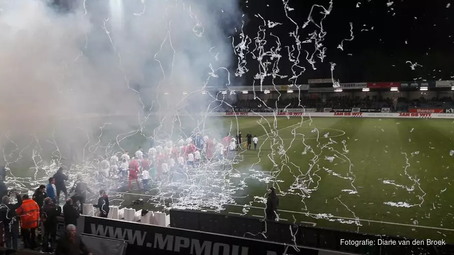 Telstar zit in z&#39;n maag met uitsupporters in thuisvak