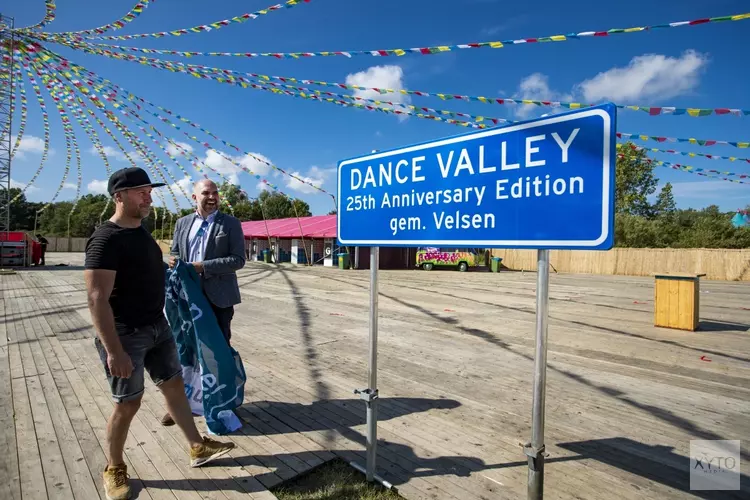 Gemeente Velsen feliciteert Dance Valley met 25ste verjaardag