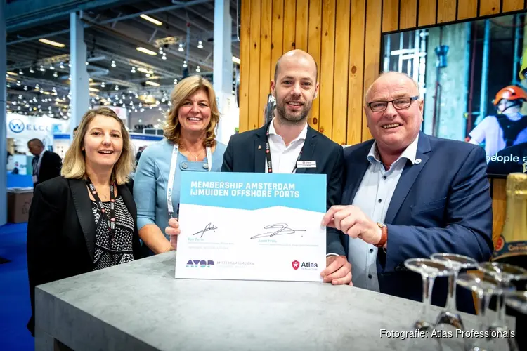 Human Capital specialist Atlas Professionals tekent lidmaatschap Amsterdam IJmuiden Offshore Ports