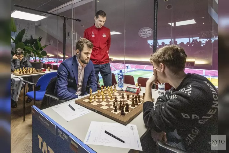 Schaakgrootmeesters spelen in Philips Stadion PSV