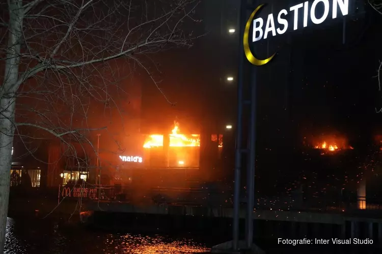 Grote brand in Bastion hotel in Santpoort-Noord